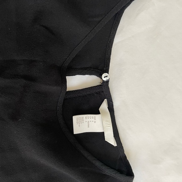 H&M Black Short-sleeved Top - Picture 2 of 4